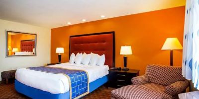 Days Inn & Suites by Wyndham Stevens Point