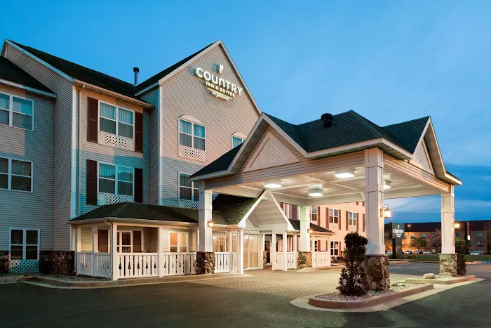 Country Inn & Suites by Radisson, Stevens Point, WI 4