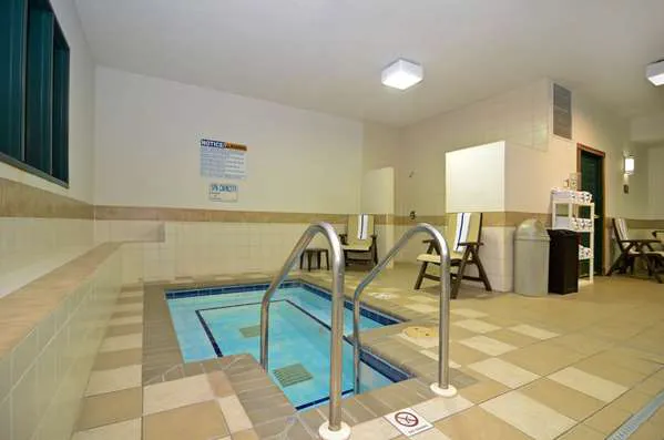 Country Inn & Suites by Radisson, Stevens Point, WI 4