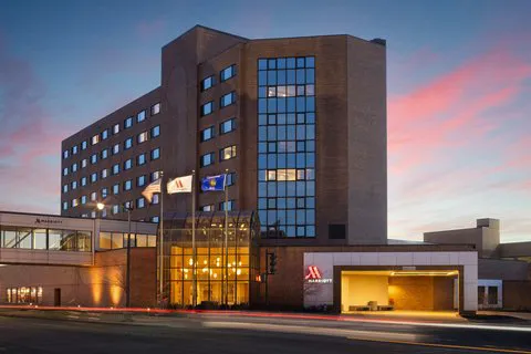 Oshkosh Marriott Waterfront Hotel & Convention Center 4