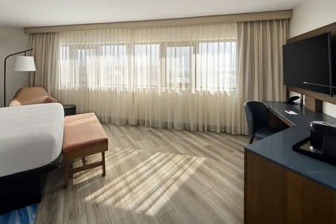 Oshkosh Marriott Waterfront Hotel & Convention Center 4