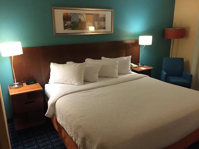 Wingate by Wyndham Oshkosh 4