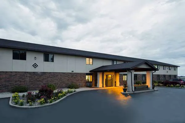 Baymont by Wyndham Oshkosh Airport 4