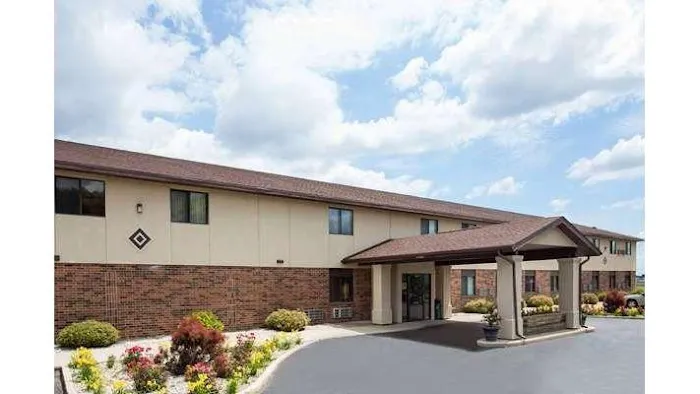 Baymont by Wyndham Oshkosh Airport 4