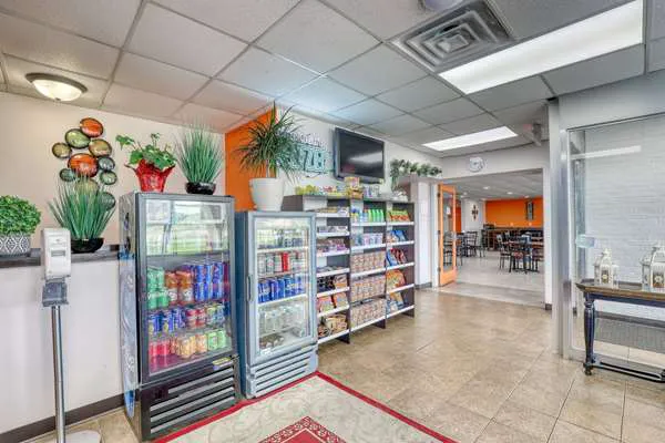 Suburban Studios Neenah-Appleton 4