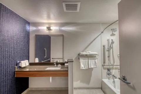Fairfield Inn & Suites Appleton 4