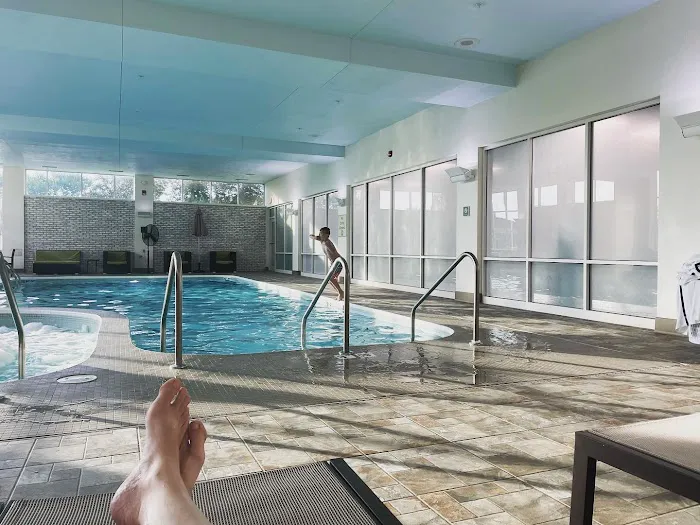 DoubleTree by Hilton Neenah 4
