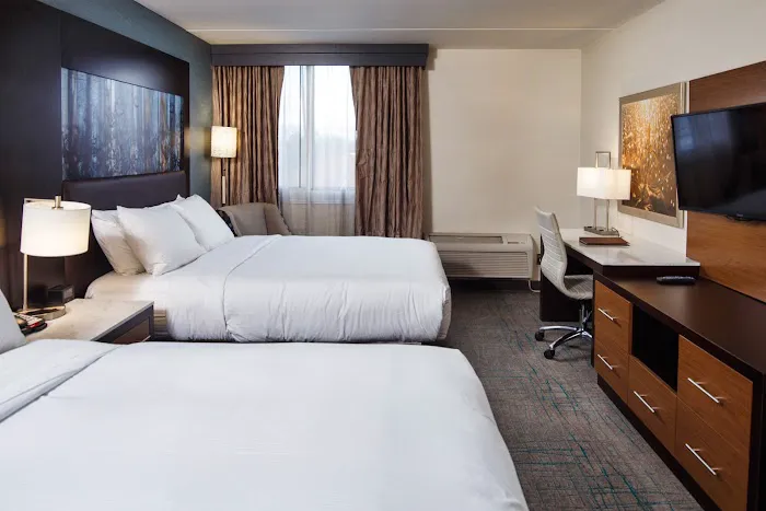 DoubleTree by Hilton Neenah 4