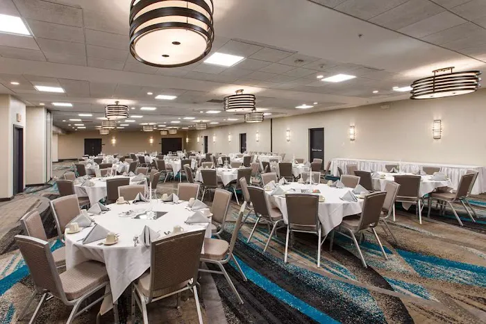 DoubleTree by Hilton Neenah 4