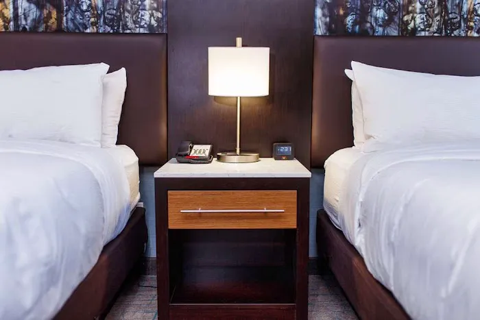 DoubleTree by Hilton Neenah 4
