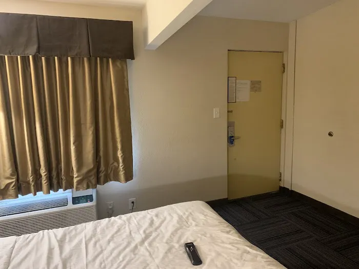 Travelodge by Wyndham Appleton 4