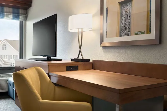 Hampton Inn Appleton-Fox River Mall Area 4