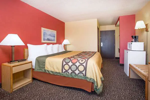 Super 8 by Wyndham Appleton 4