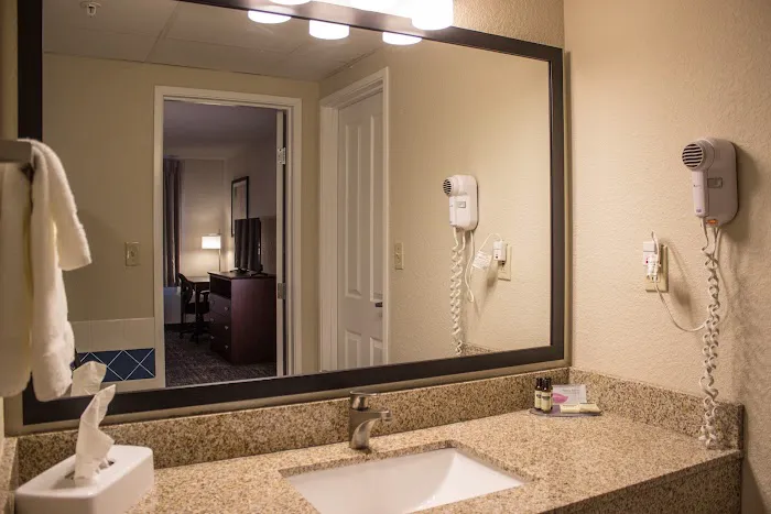 Cobblestone Suites - Oshkosh 4
