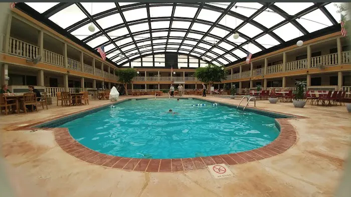 AmericInn by Wyndham Appleton Downtown 4