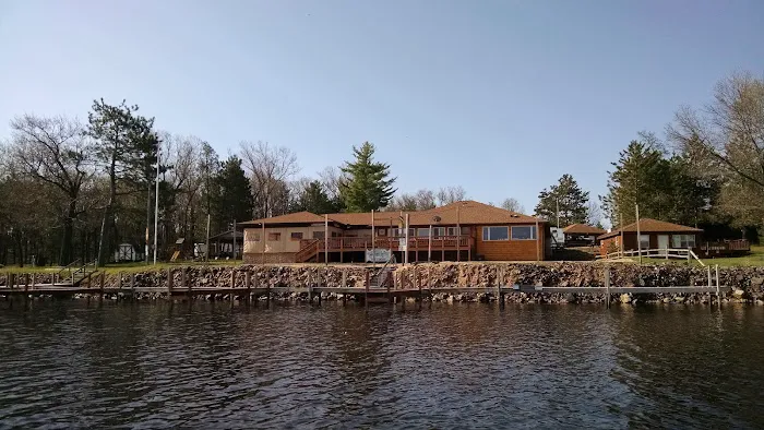 Wells Lakeside Cottages 4