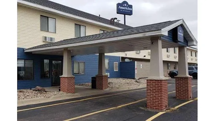 AmericInn by Wyndham Mauston 4