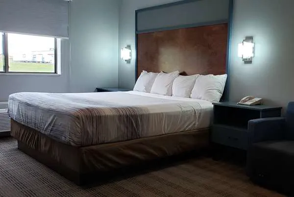 AmericInn by Wyndham Mauston 4