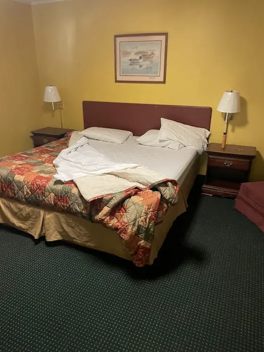 Rapids Inn & Suites 4
