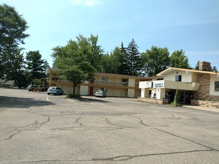 Rapids Inn & Suites 4