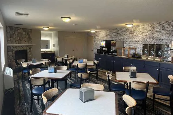 AmericInn by Wyndham Viroqua 4