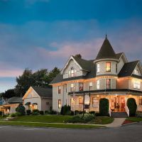 Westby House Vacation Rental ico