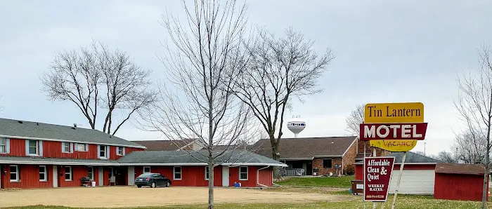 Tin Lantern Motel 4