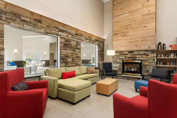 Country Inn & Suites by Radisson, Platteville, WI 4