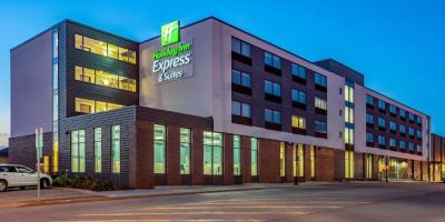 Holiday Inn Express & Suites Platteville by IHG