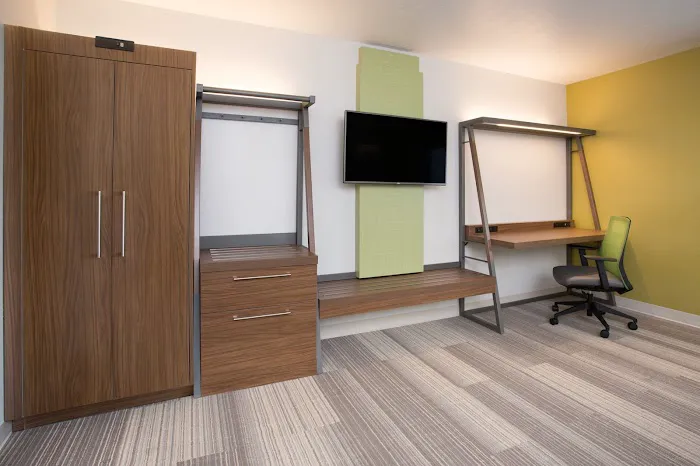 Holiday Inn Express & Suites Platteville by IHG 5