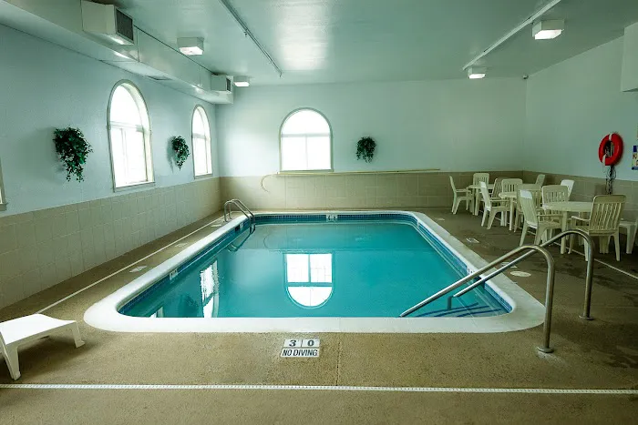 Savanna Inn and Suites 4