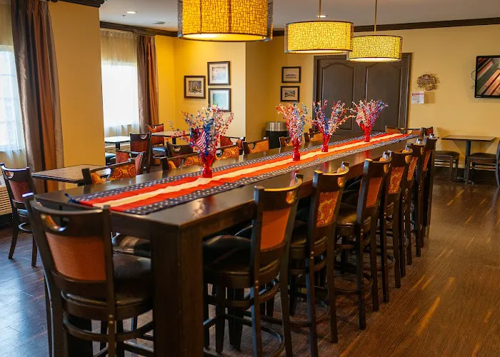 Savanna Inn and Suites 4