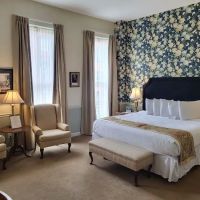 DeSoto House Hotel