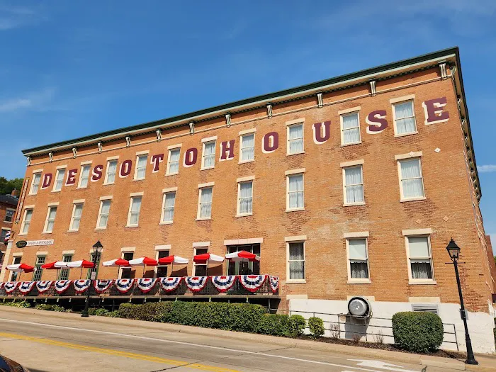 DeSoto House Hotel 4
