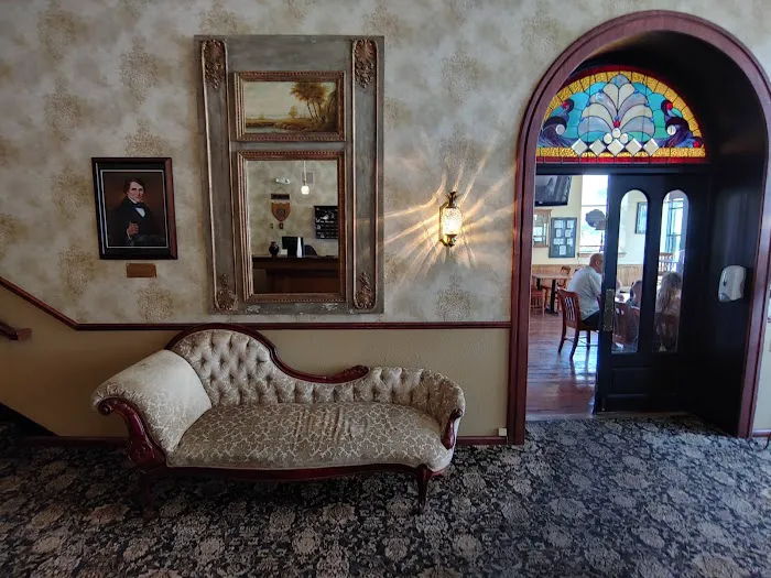 DeSoto House Hotel 4