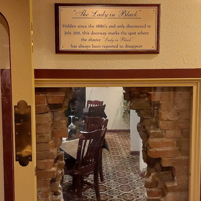 DeSoto House Hotel 4