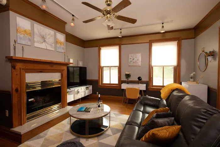 Riverboat Suites 4