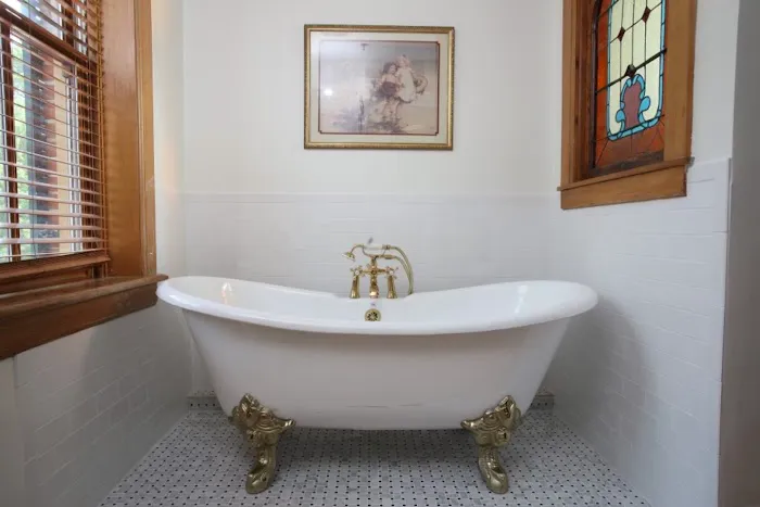 Riverboat Suites 4