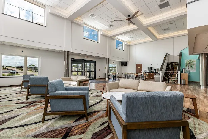 Off Shore Inn & Suites 4