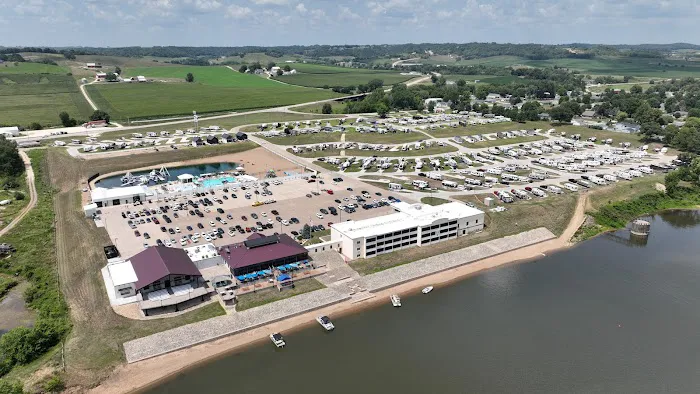 Off Shore Inn & Suites 4