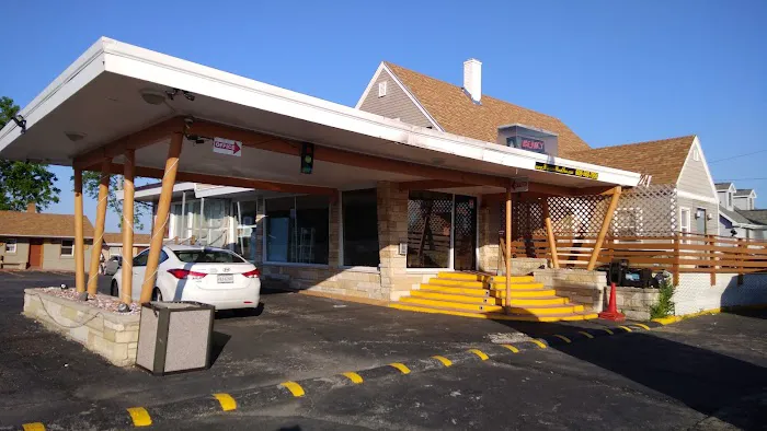 The Wisconsin Wood Inn 4