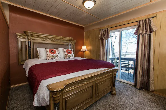 The Wisconsin Wood Inn 4