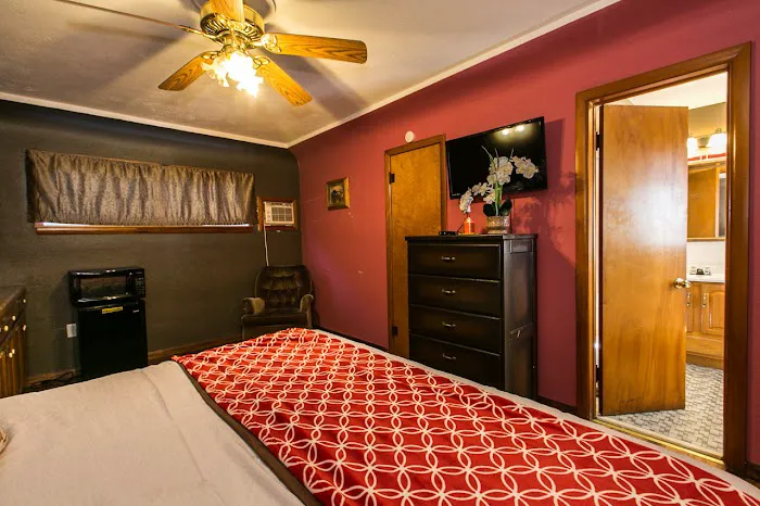 The Wisconsin Wood Inn 4