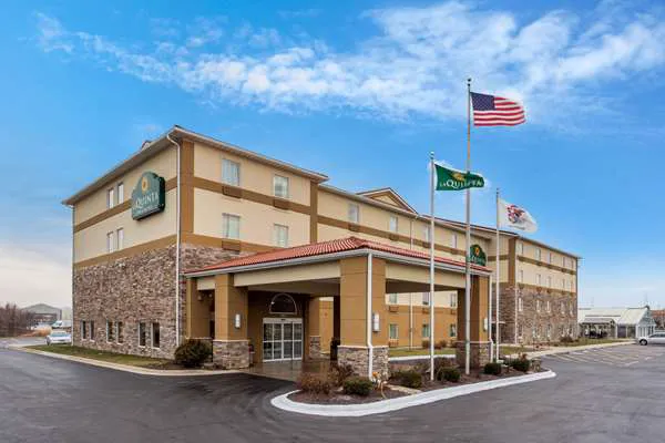 La Quinta Inn & Suites by Wyndham Rockford 4