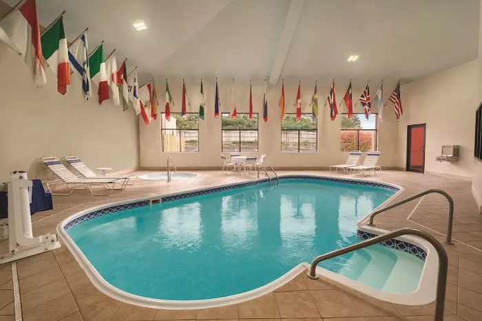 Radisson Hotel & Conference Center Rockford 4
