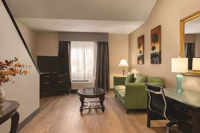 Radisson Hotel & Conference Center Rockford 4