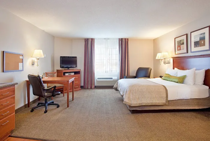 Candlewood Suites Rockford by IHG 4