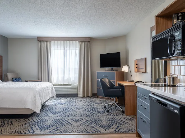 Candlewood Suites Rockford by IHG 4