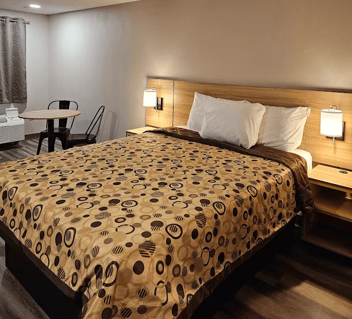 Knights Inn Racine 4