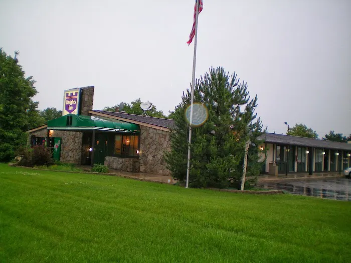 Knights Inn Racine 4